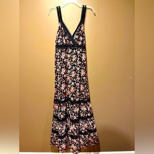 Sm EXPRESS Floral maxi with lace detail